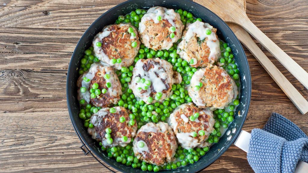 Brotknödel an Erbsensauce
